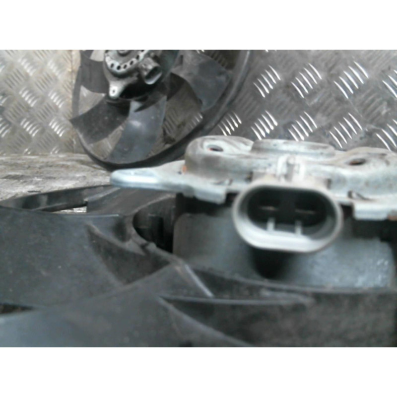 Moto ventilateur radiateur OPEL MERIVA B Photo n°2