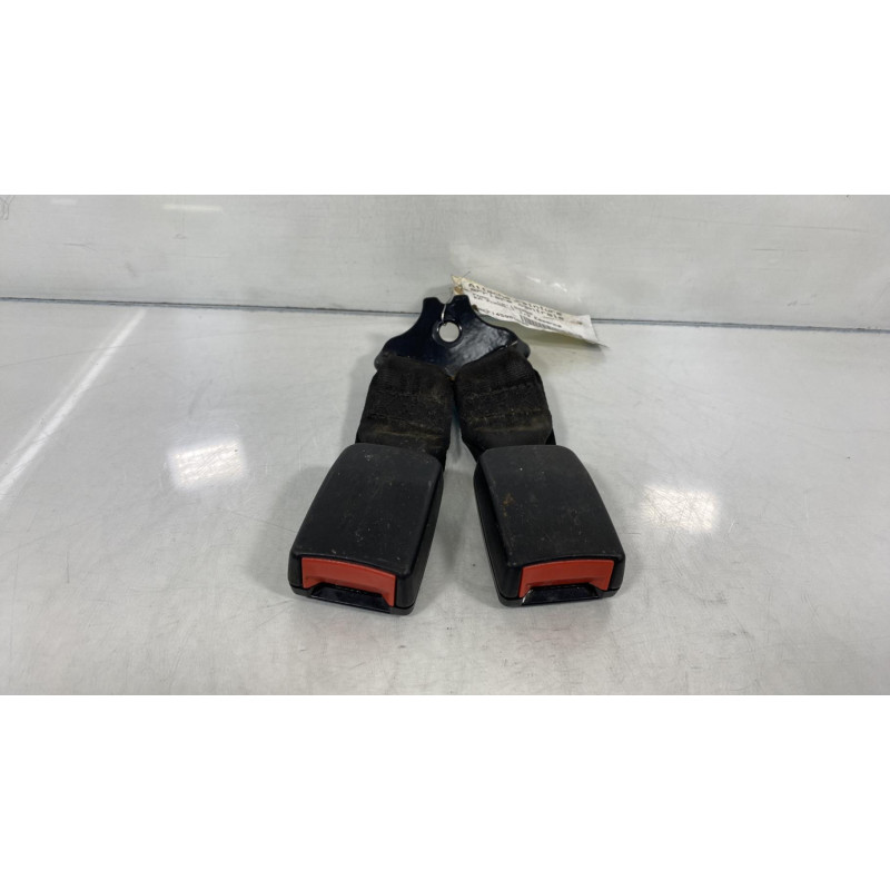 Attache ceinture arriere centrale FORD KA 1 Photo n°1