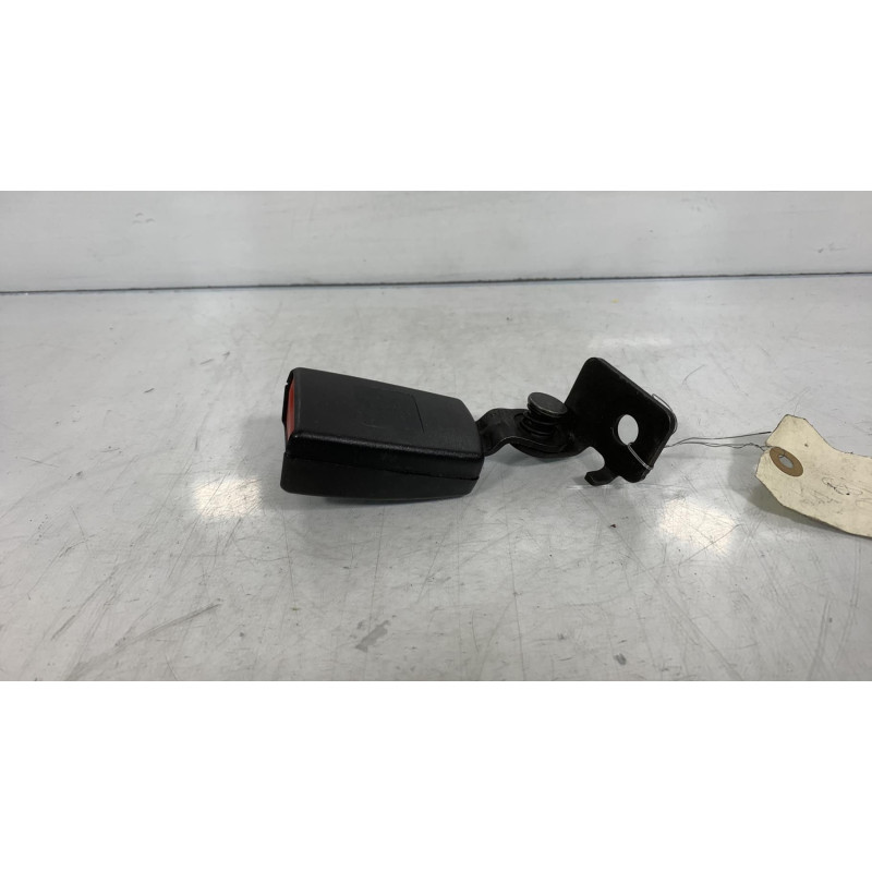 Attache ceinture arriere gauche OPEL ASTRA J Photo n°2