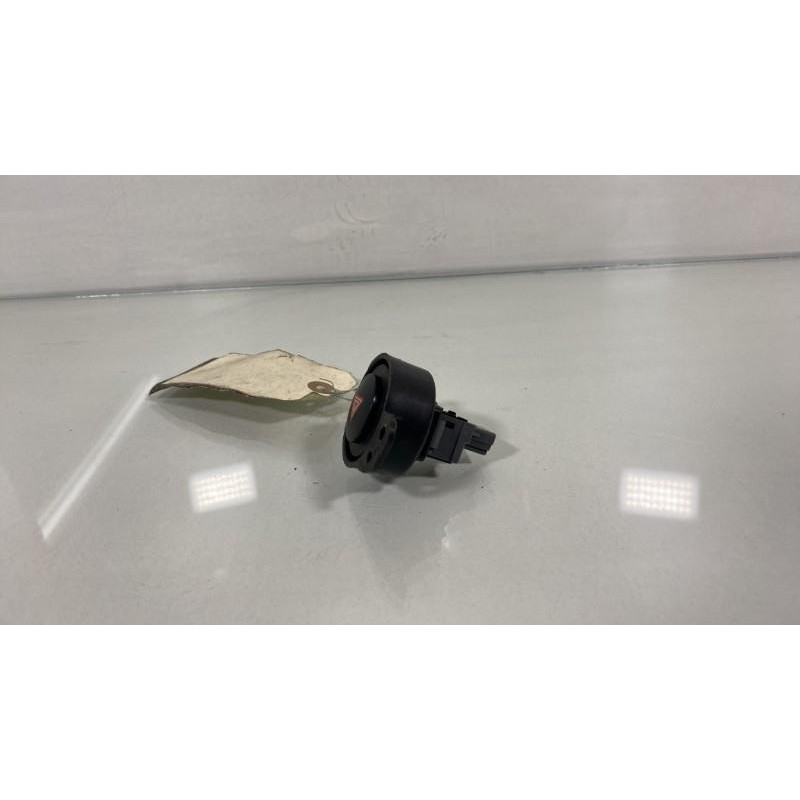 Bouton de warning CITROEN C1 2 Photo n°1