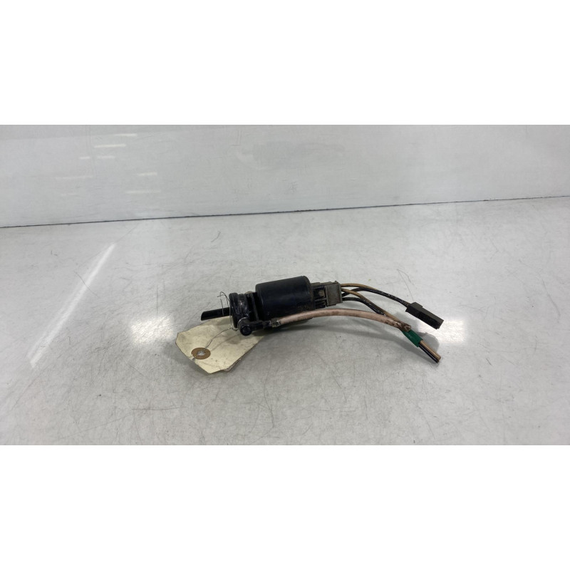 Pompe lave glace avant RENAULT MASTER 1 Photo n°3