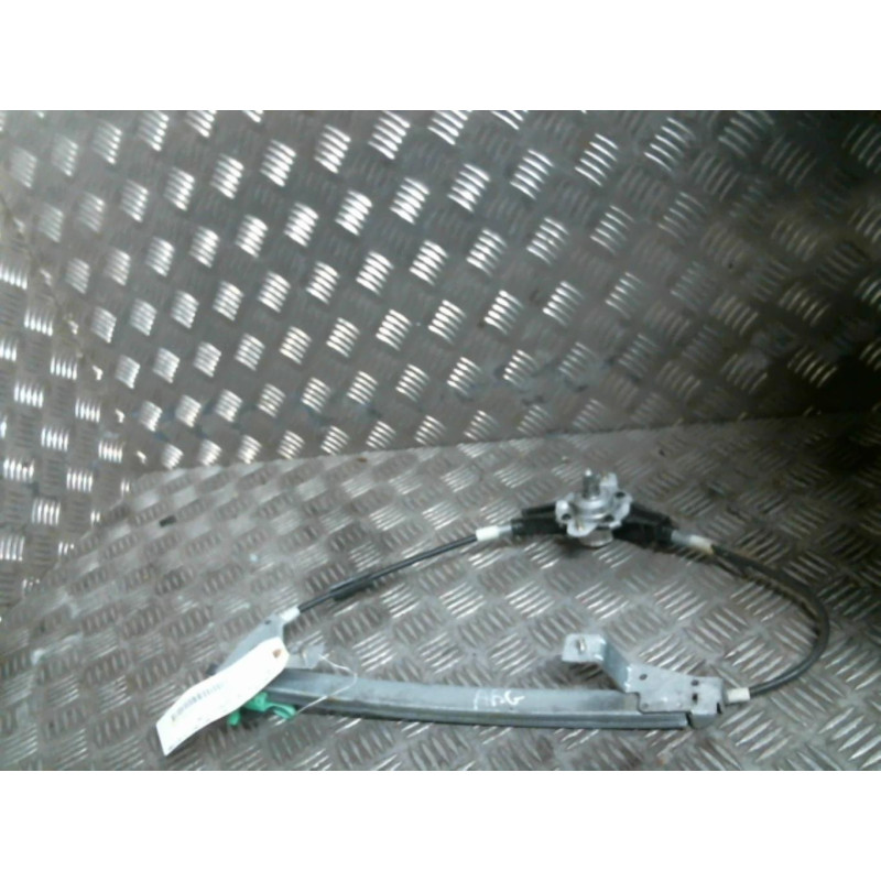 Leve vitre mecanique arriere gauche FIAT PUNTO 2 Photo n°1