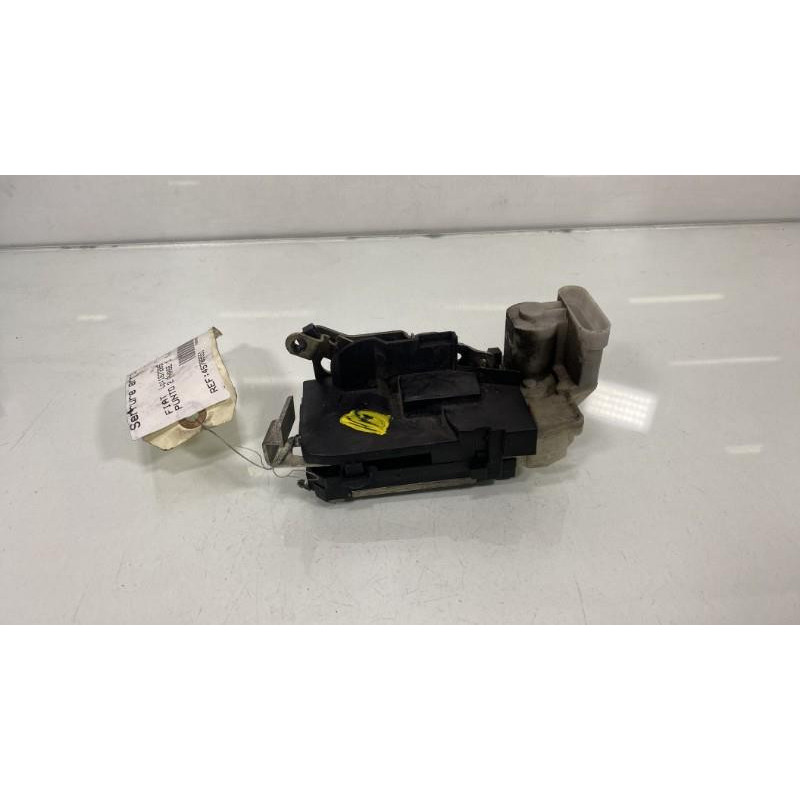 Serrure arriere droit FIAT PUNTO 2 Photo n°1