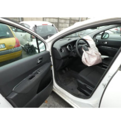 Fermeture de capot PEUGEOT 5008 1