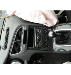 Fermeture de capot PEUGEOT 5008 1