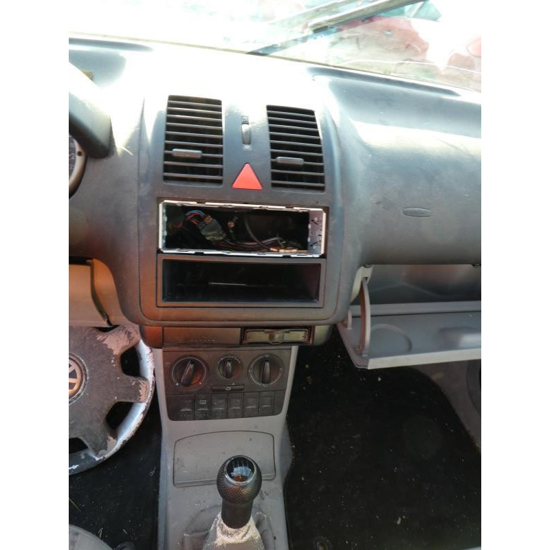 Ceinture arriere gauche VOLKSWAGEN POLO 3 Photo n°13