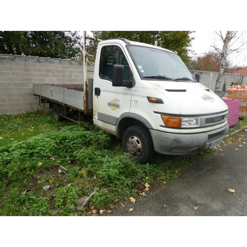 Pompe lave glace avant IVECO DAILY 3 Photo n°8