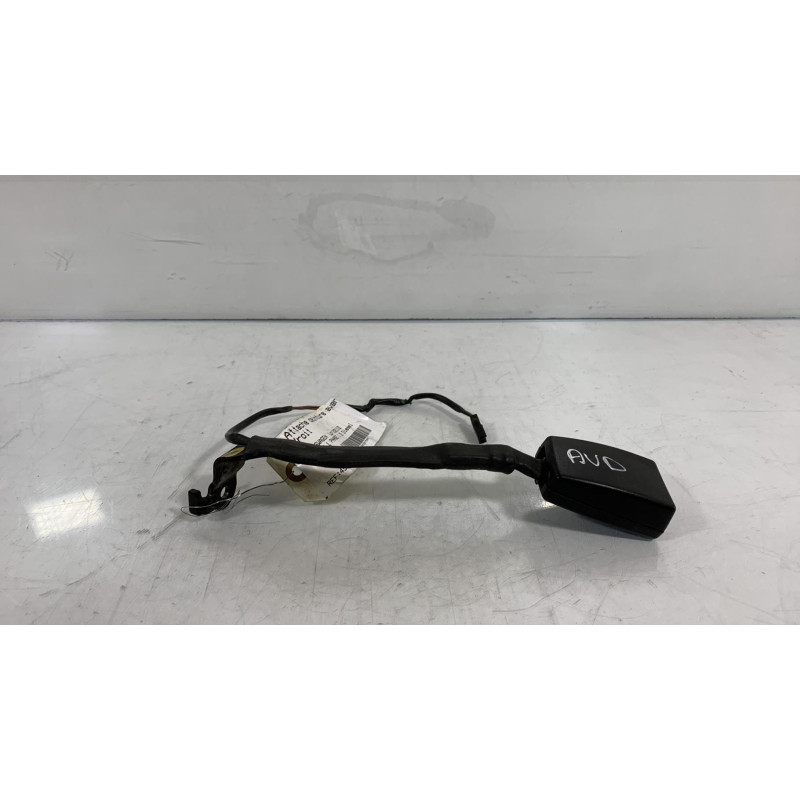 Attache ceinture avant droit VOLKSWAGEN TOURAN 1 Photo n°3