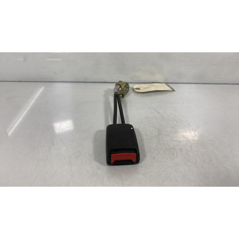 Attache ceinture arriere gauche VOLKSWAGEN NEW BEETLE 1 Photo n°2