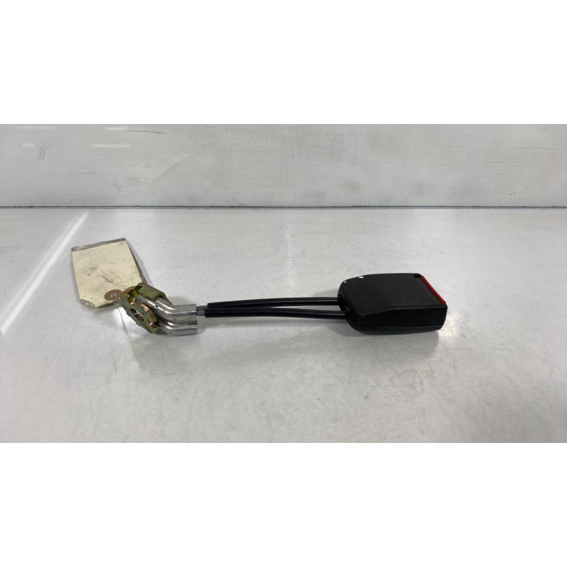 Attache ceinture arriere gauche VOLKSWAGEN NEW BEETLE 1 Photo n°3