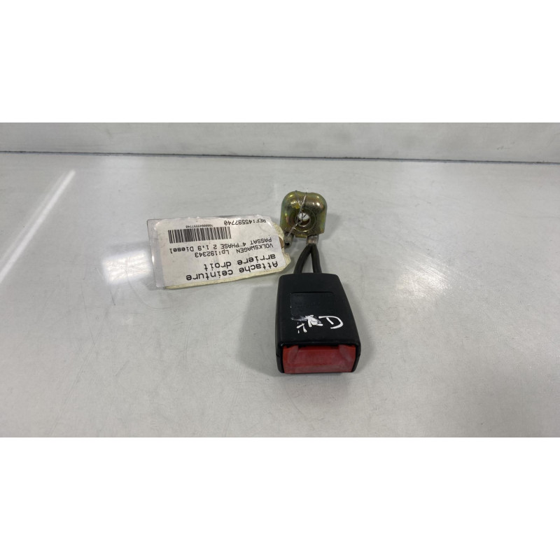 Attache ceinture arriere droit VOLKSWAGEN PASSAT 4 Photo n°1