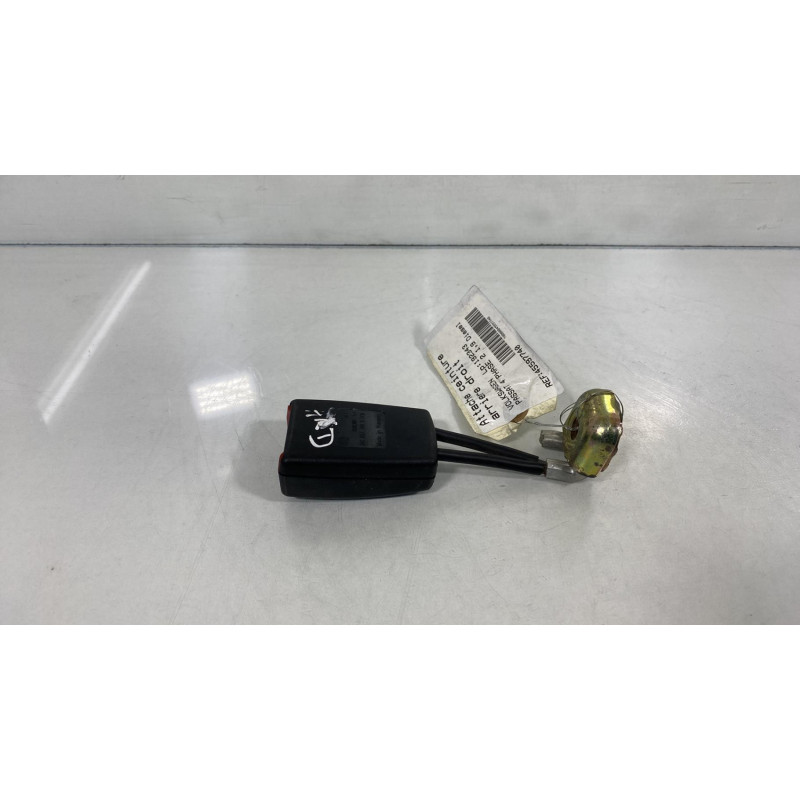 Attache ceinture arriere droit VOLKSWAGEN PASSAT 4 Photo n°3