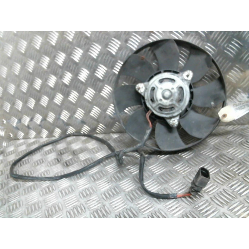 Moto ventilateur radiateur VOLKSWAGEN PASSAT 4 Photo n°2