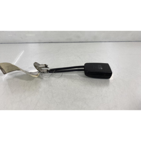 Attache ceinture arriere droit VOLKSWAGEN NEW BEETLE 1 Photo n°1