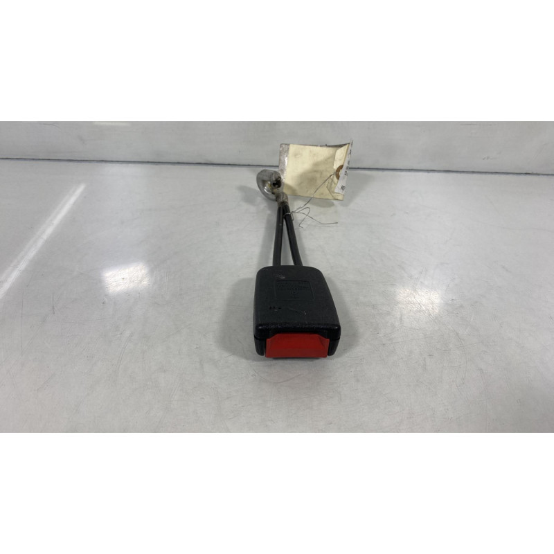Attache ceinture arriere gauche VOLKSWAGEN NEW BEETLE 1 Photo n°2