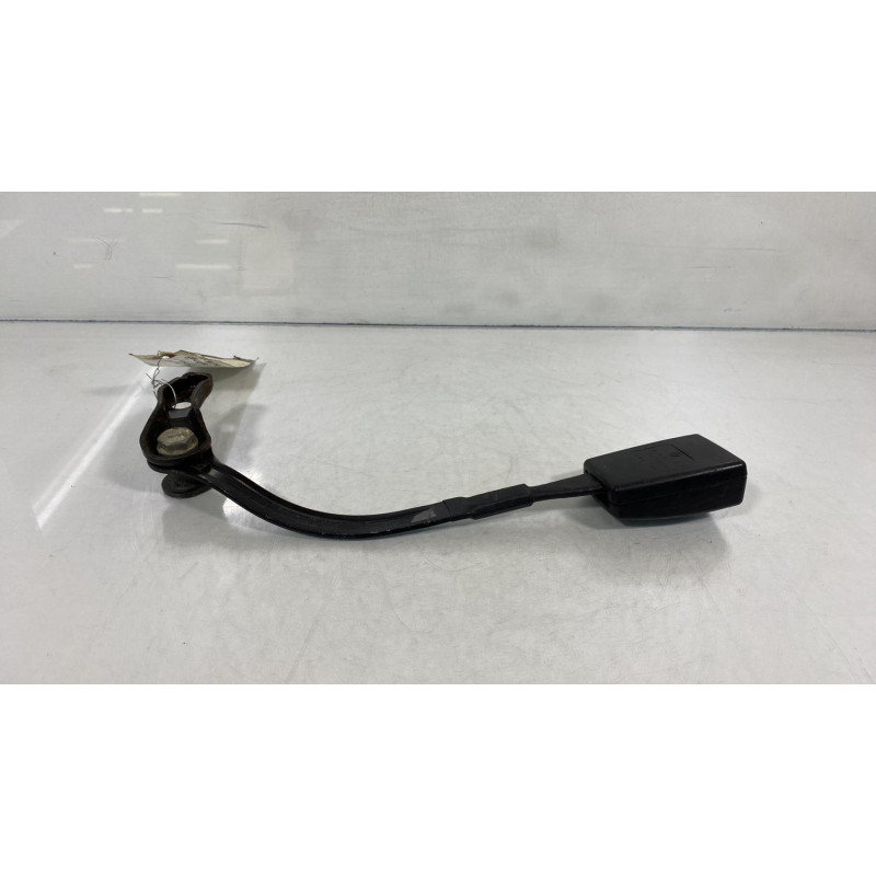 Attache ceinture avant gauche VOLKSWAGEN PASSAT 4 Photo n°3