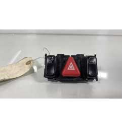 Bouton de warning MERCEDES CLASSE E 210