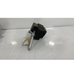 Pretensionneur de ceinture arriere gauche VOLVO V 50