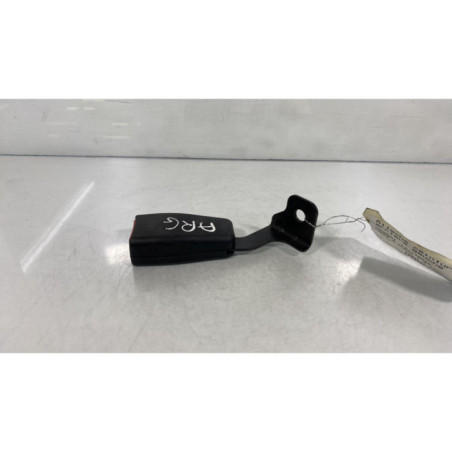 Attache ceinture arriere gauche HYUNDAI COUPE 2 Photo n°1