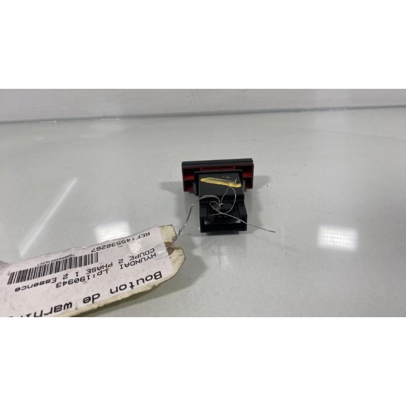 Bouton de warning HYUNDAI COUPE 2 Photo n°1