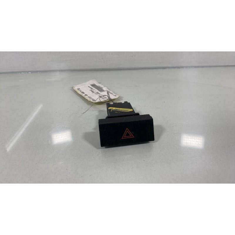 Bouton de warning HYUNDAI COUPE 2 Photo n°3
