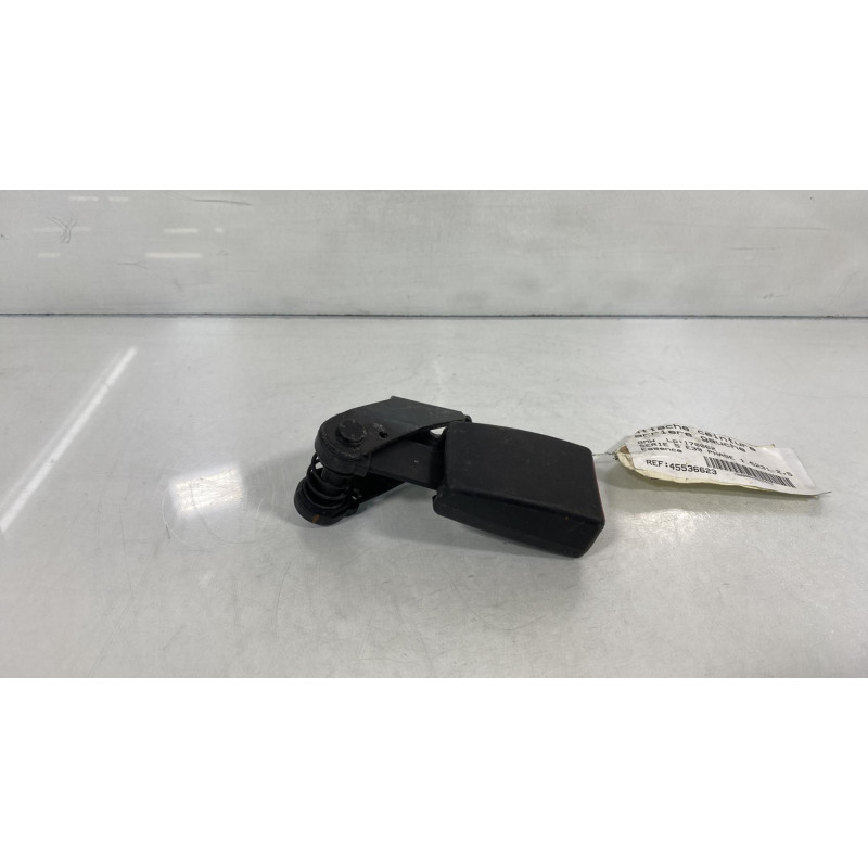 Attache ceinture arriere gauche BMW SERIE 5 E39 Photo n°1