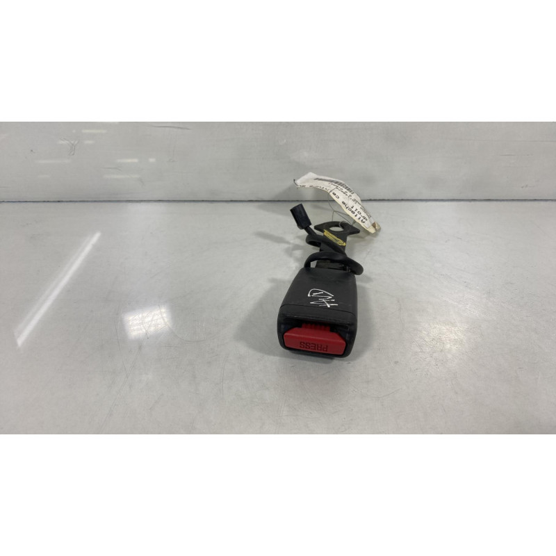 Attache ceinture avant droit MAZDA 6 1 Photo n°1