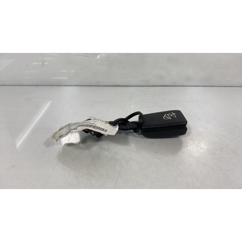 Attache ceinture avant droit MAZDA 6 1 Photo n°3