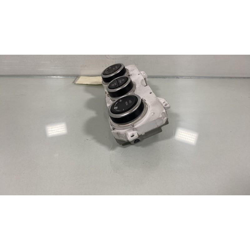 Commande chauffage MAZDA 6 1 Photo n°2