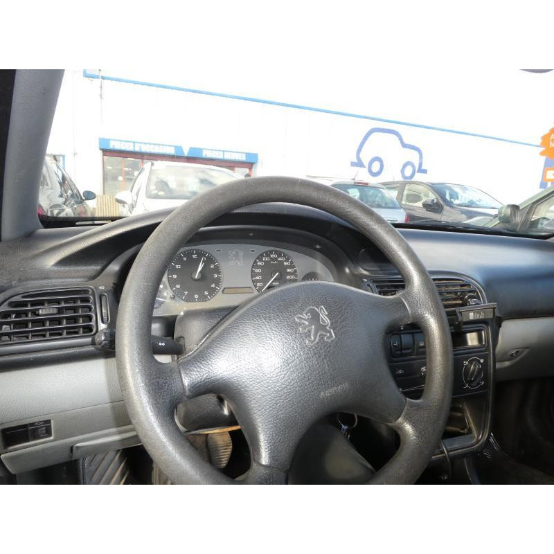 Ceinture arriere droit PEUGEOT 406 Photo n°12