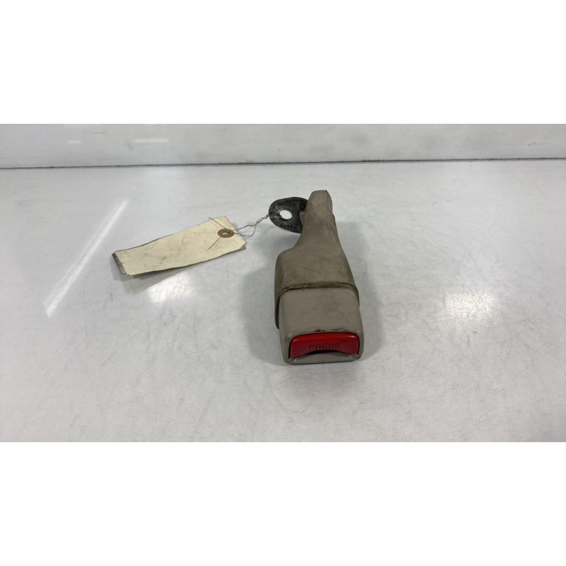 Attache ceinture arriere droit SUBARU LEGACY 4 Photo n°1