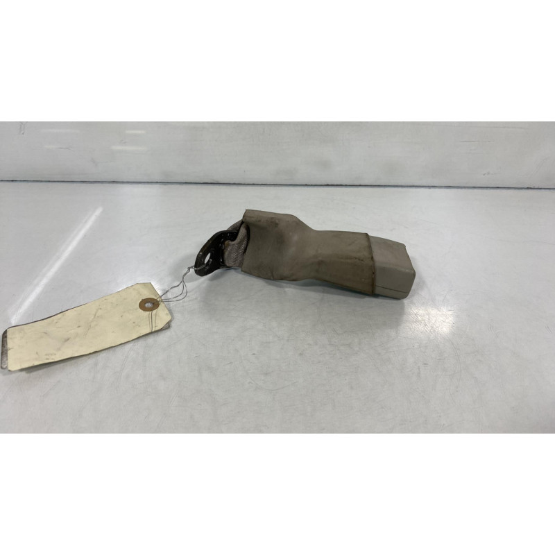 Attache ceinture arriere droit SUBARU LEGACY 4 Photo n°2