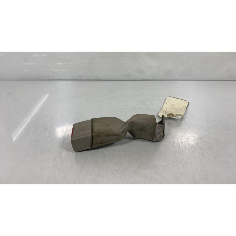 Attache ceinture arriere droit SUBARU LEGACY 4 Photo n°3