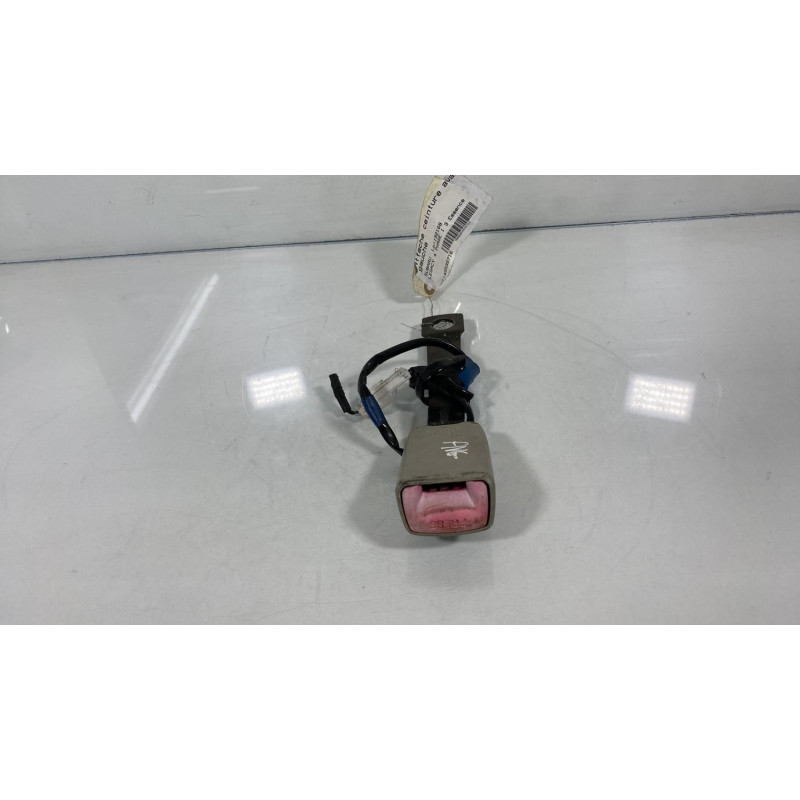 Attache ceinture avant gauche SUBARU LEGACY 4 Photo n°1