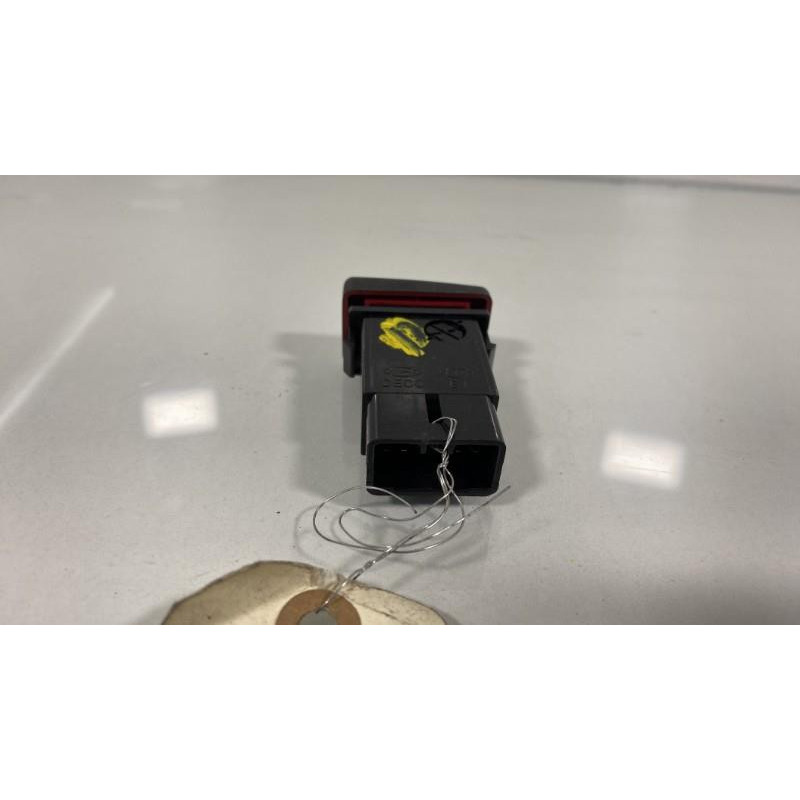 Bouton de warning HYUNDAI TRAJET Photo n°2