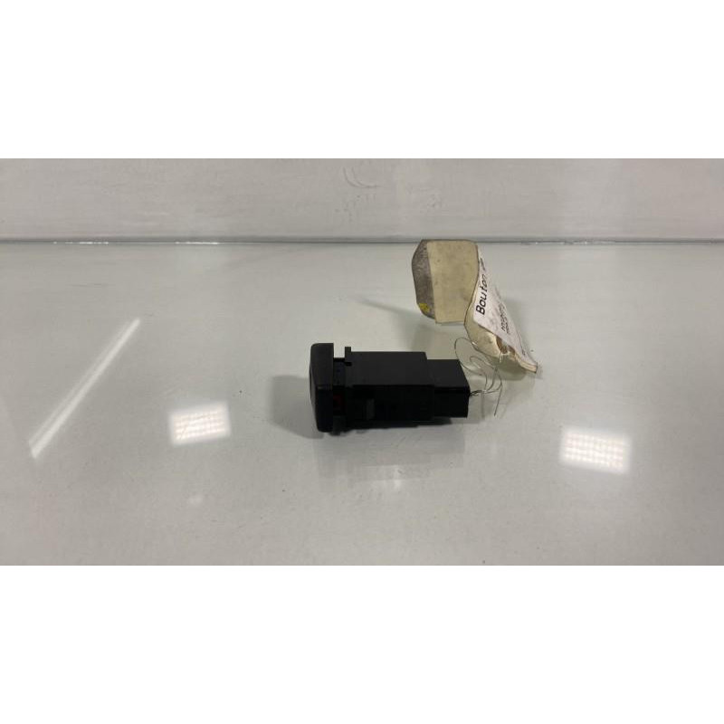 Bouton de warning HYUNDAI TRAJET Photo n°3