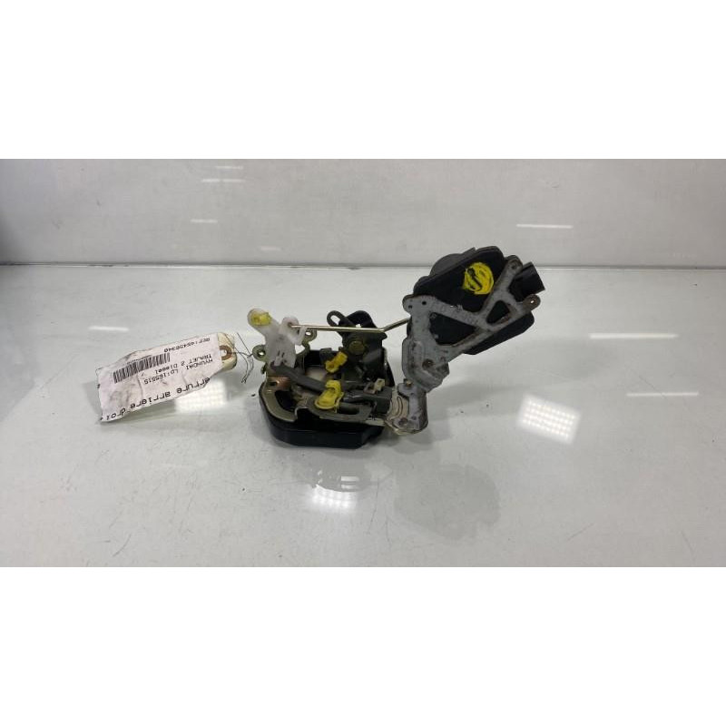 Serrure arriere droit HYUNDAI TRAJET Photo n°2