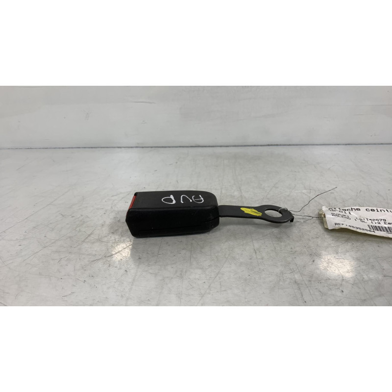 Attache ceinture avant droit SUZUKI BALENO 1 Photo n°1