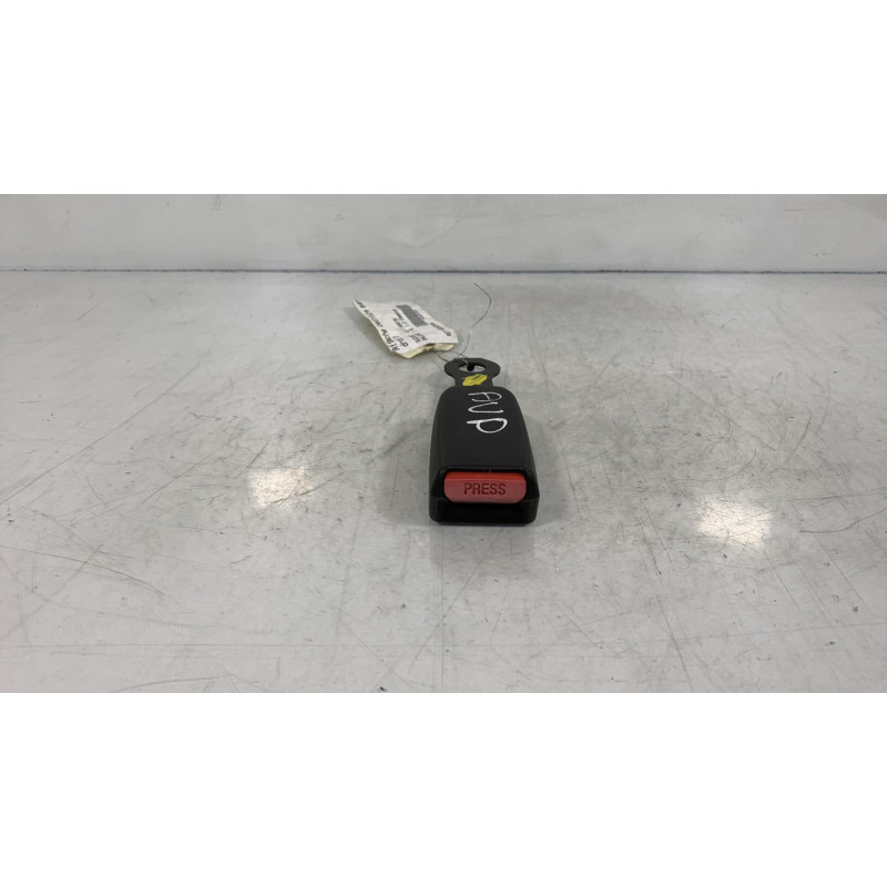 Attache ceinture avant droit SUZUKI BALENO 1 Photo n°3