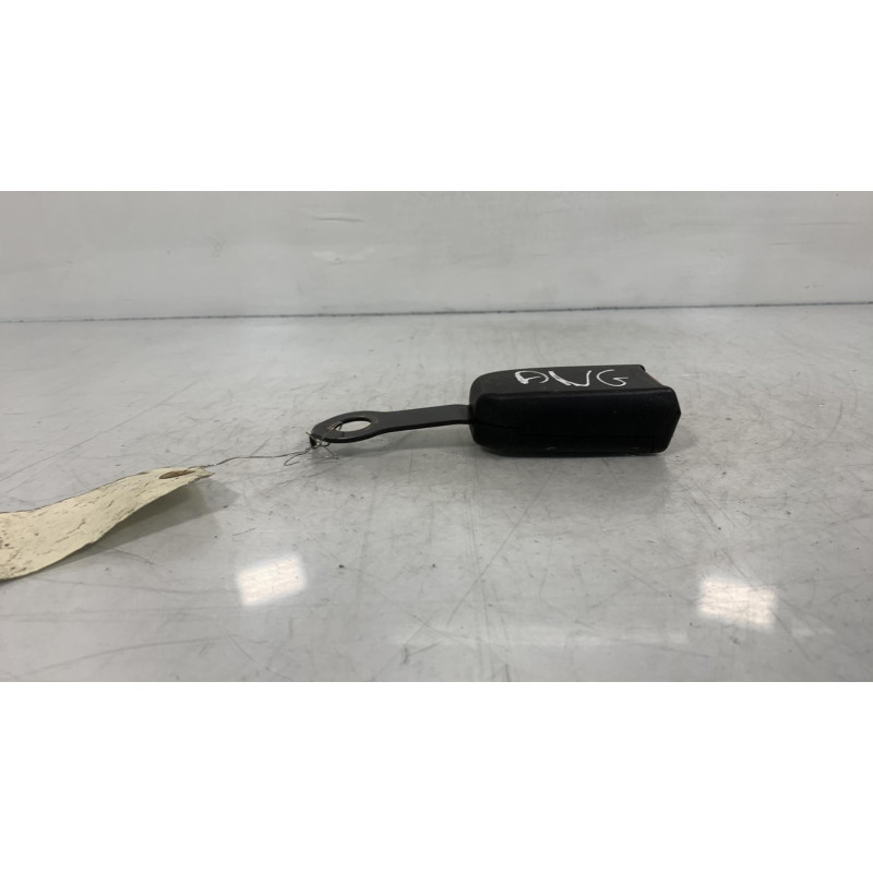 Attache ceinture avant gauche SUZUKI BALENO 1 Photo n°3