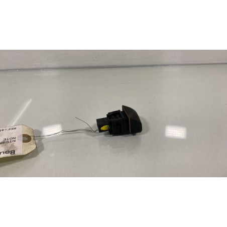 Bouton de warning NISSAN NOTE 1 Photo n°1
