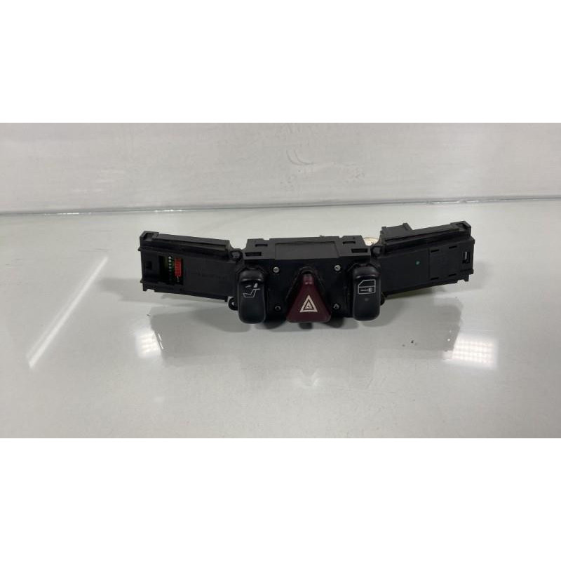 Bouton de warning MERCEDES CLASSE S 220 Photo n°2