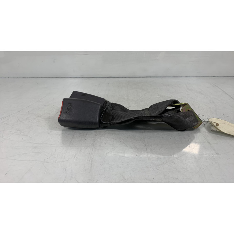 Attache ceinture arriere gauche HYUNDAI ELANTRA 1 Photo n°2