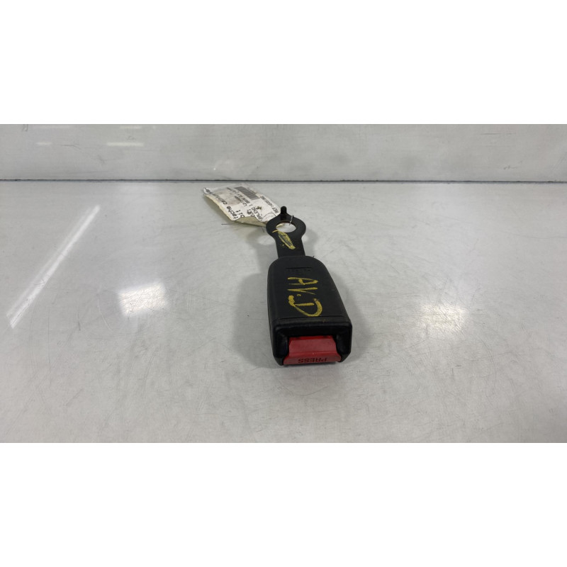 Attache ceinture avant droit SUZUKI BALENO 1 Photo n°1