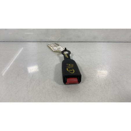 Attache ceinture avant droit SUZUKI BALENO 1 Photo n°1