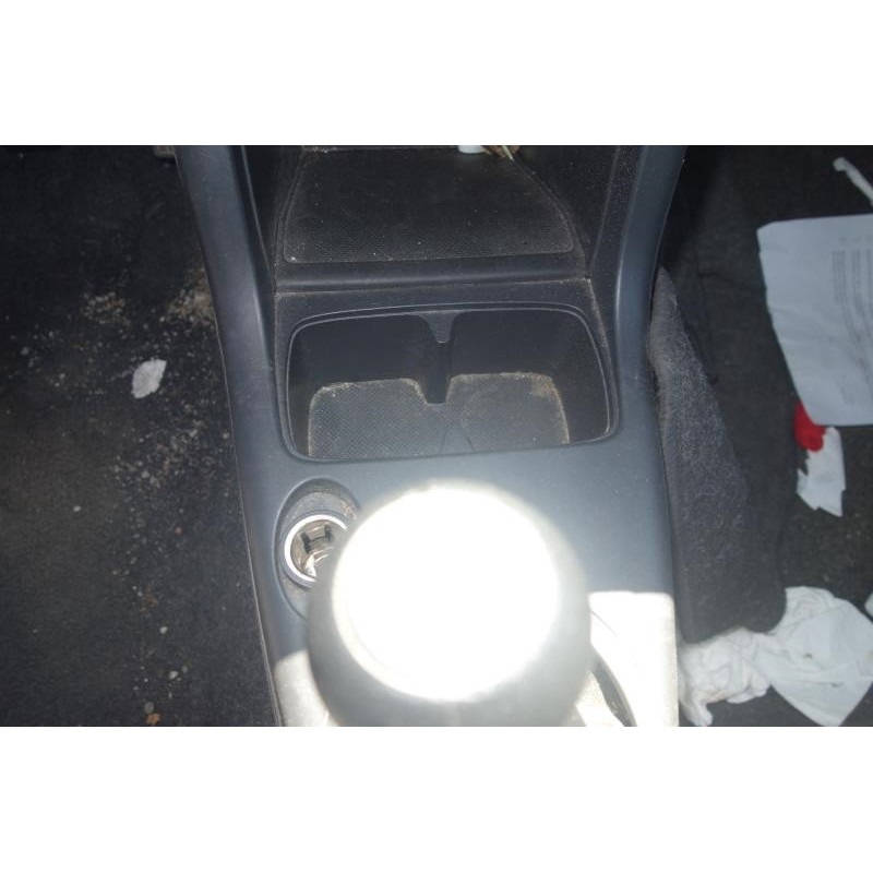 Trappe d'essence SUZUKI SWIFT 3 Photo n°9