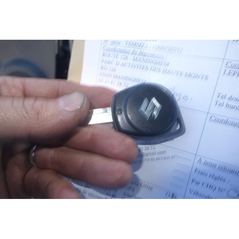 Trappe d'essence SUZUKI SWIFT 3 Photo n°12