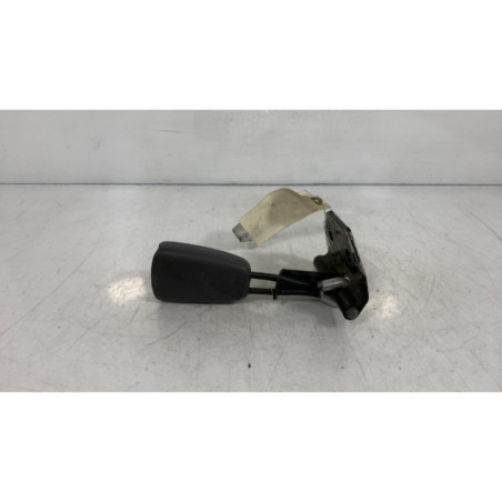 Attache ceinture arriere gauche VOLVO V 40 1 Photo n°1
