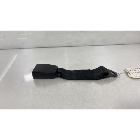 Attache ceinture arriere droit ALFA ROMEO 145 Photo n°1