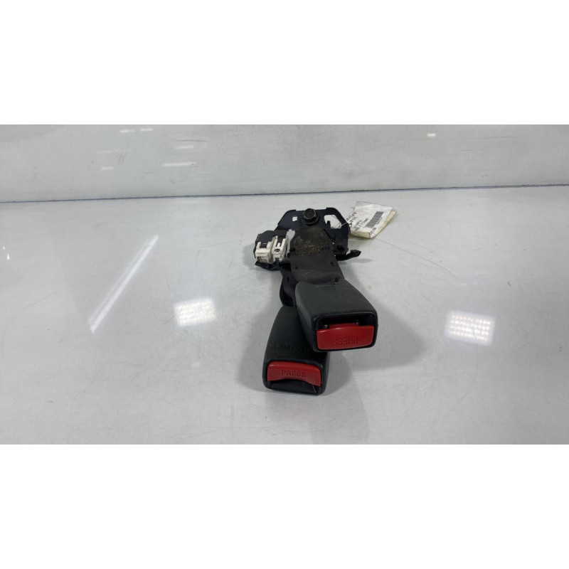 Attache ceinture arriere droit MAZDA 6 1 Photo n°2